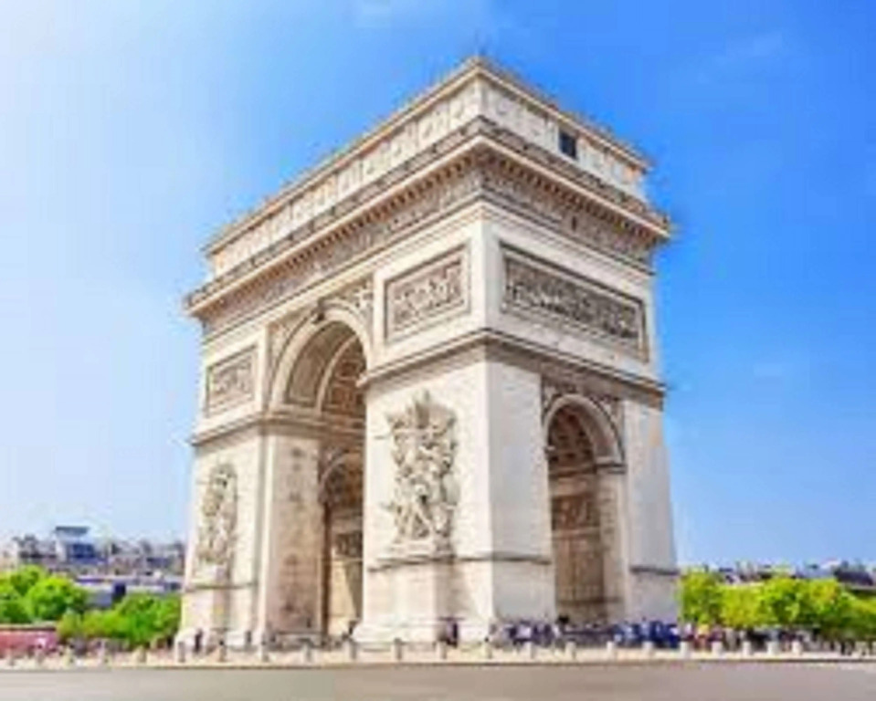 Campanile Plaisir