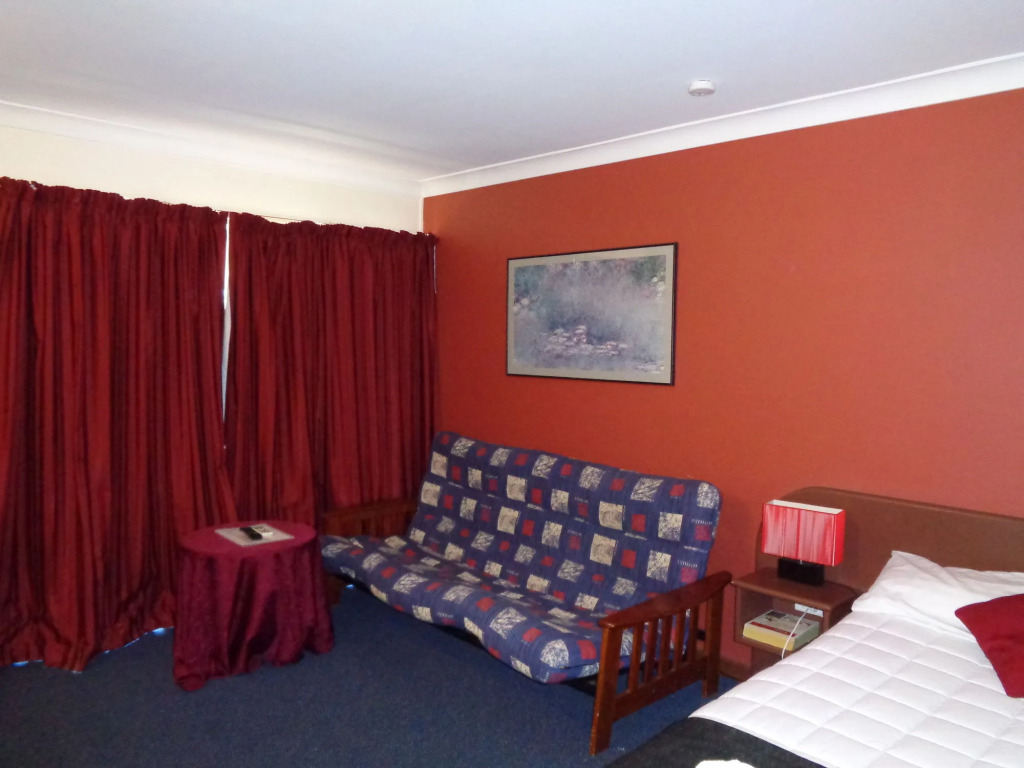 Parkway Motel