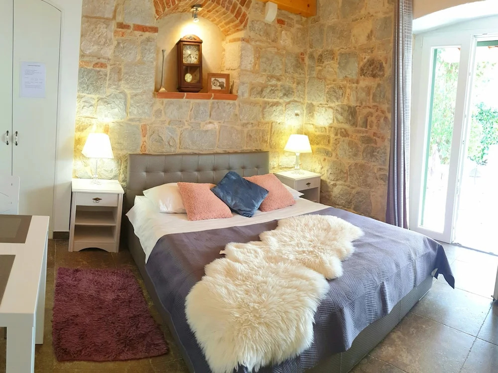 JeS Old Town Luxury Rooms