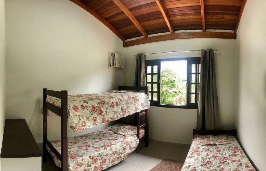 Casa para Família que Preza Pelo Conforto - Praia de Bombinhas - 2 dorms até 6 pessoas