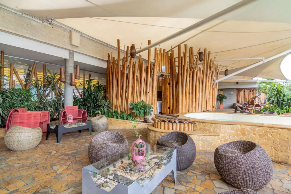 Diez Hotel Categoría Colombia