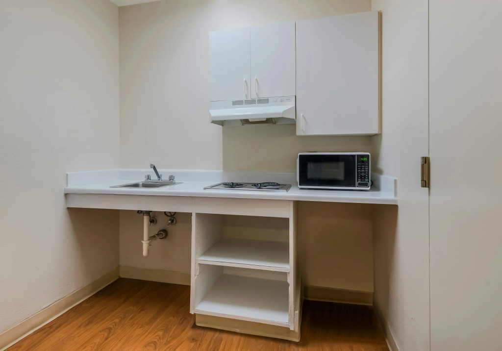 HomeTowne Studios by Red Roof Orlando - UCF Area