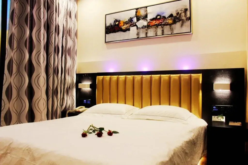 Younger Hotel