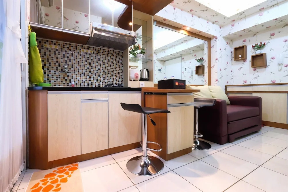 Green Bay Pluit Apartment With Direct Access To Shopping Center