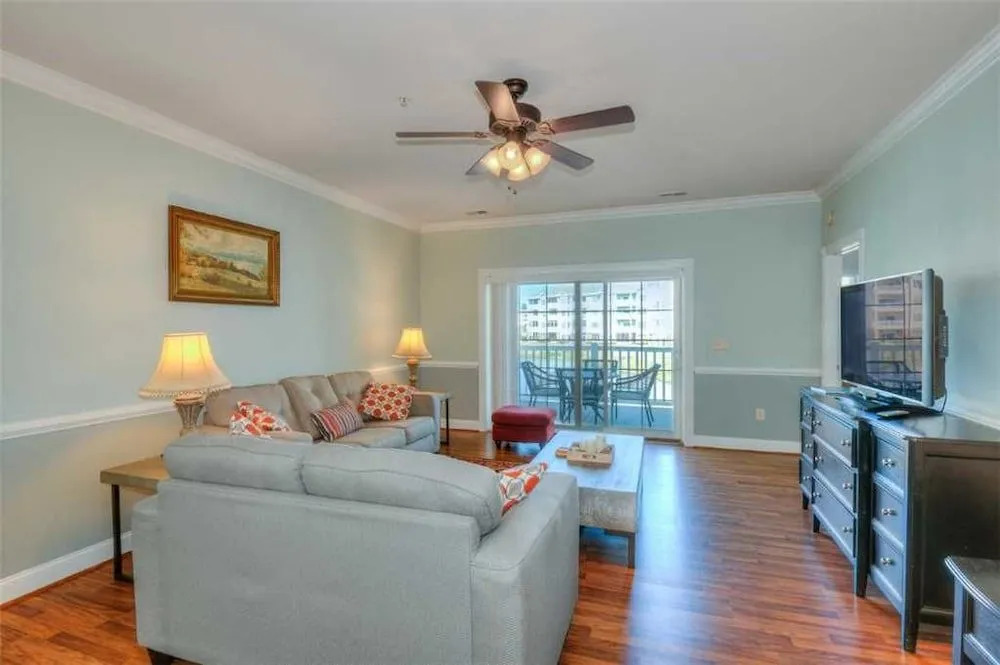 Magnolia Pointe 201 4895 3 Br condo by RedAwning