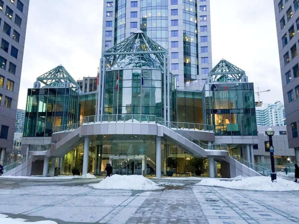 Trendy Modern 1 Bedroom Flat in the Heart of Downtown
