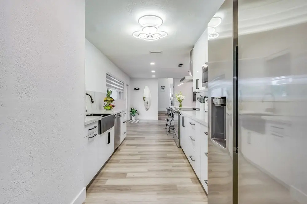 Friendly Fox Luxury Home with Pool & Spa