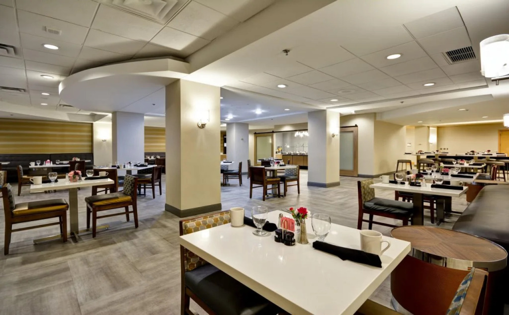 Crowne Plaza Tulsa Hotel Southern Hills