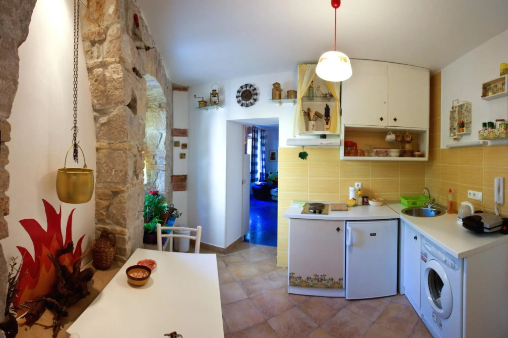 Apartment Happy