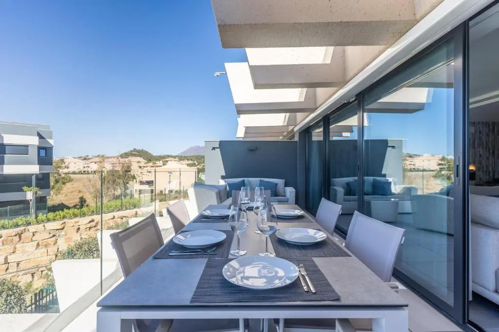 Modern 3bed apartment with sea view