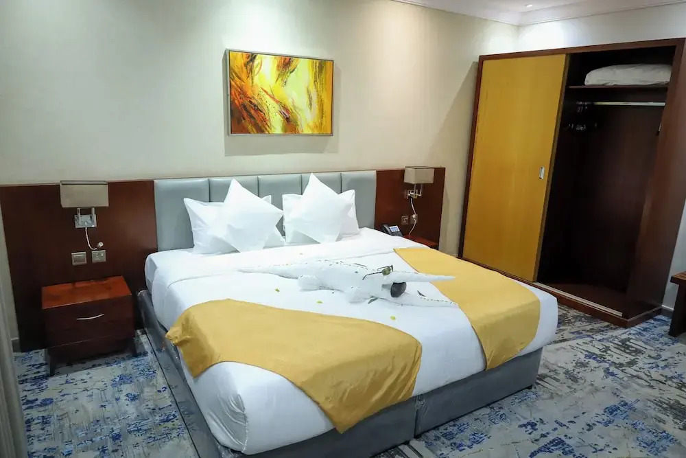 Best Day Hotel and Resorts