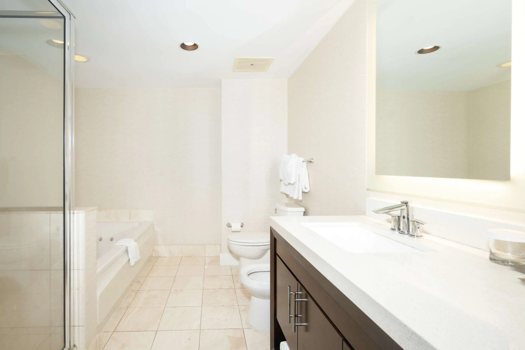 DoubleTree by Hilton Ocean Point Resort - North Miami Beach