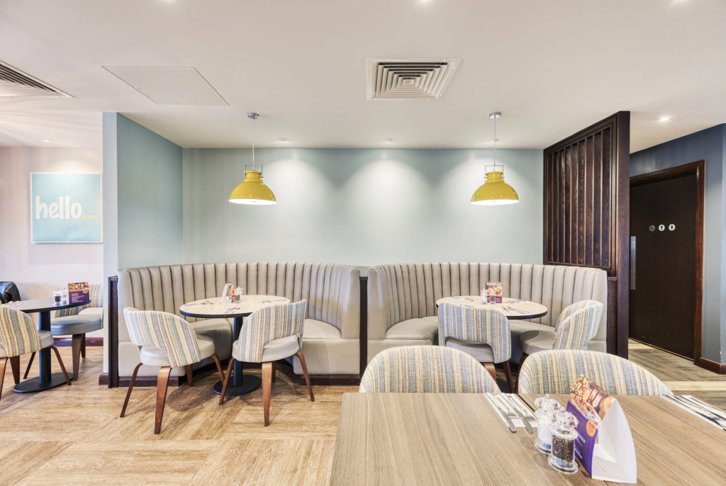Отель Premier Inn Faversham