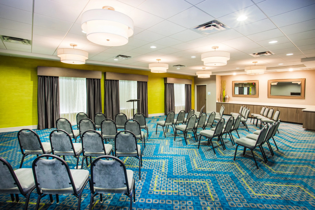 Holiday Inn Express & Suites Litchfield by IHG