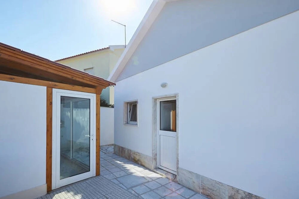 House With 2 Bedrooms in Carvoeira, With Furnished Terrace and Wifi