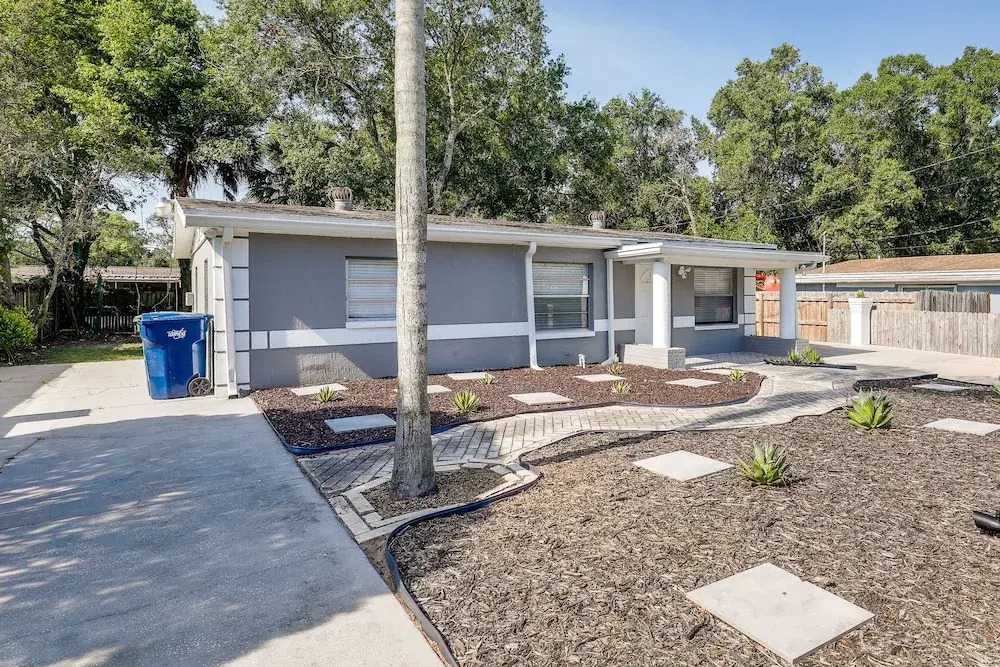 Tampa Home w/ Patio - 1 Mi to Busch Gardens!
