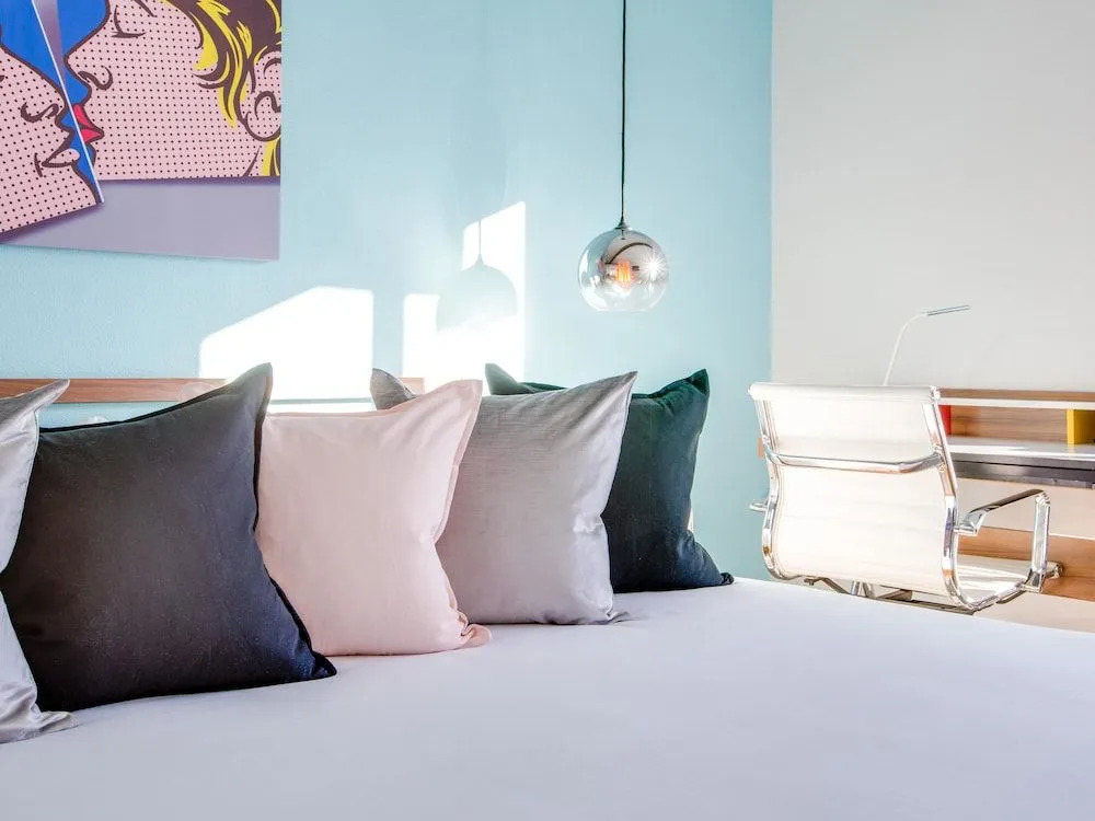 Bubble Gum Modern: Mid-Century Alexander by ACME House Company