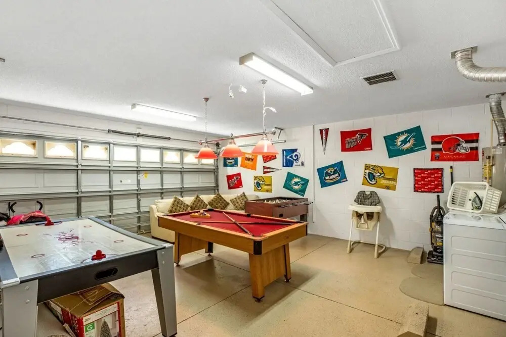 #253-Modern 4 bed home with own private pool close to Disney