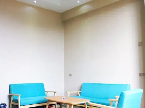 Qujing Boxuan Garden Theme Hotel