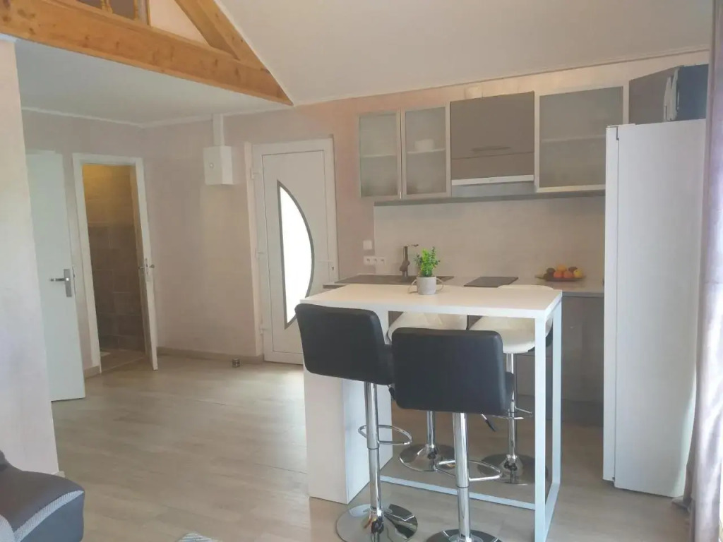 Maisonnette avec la terrasse