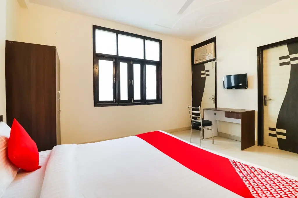 OYO Flagship 80101 Mohit Plaza