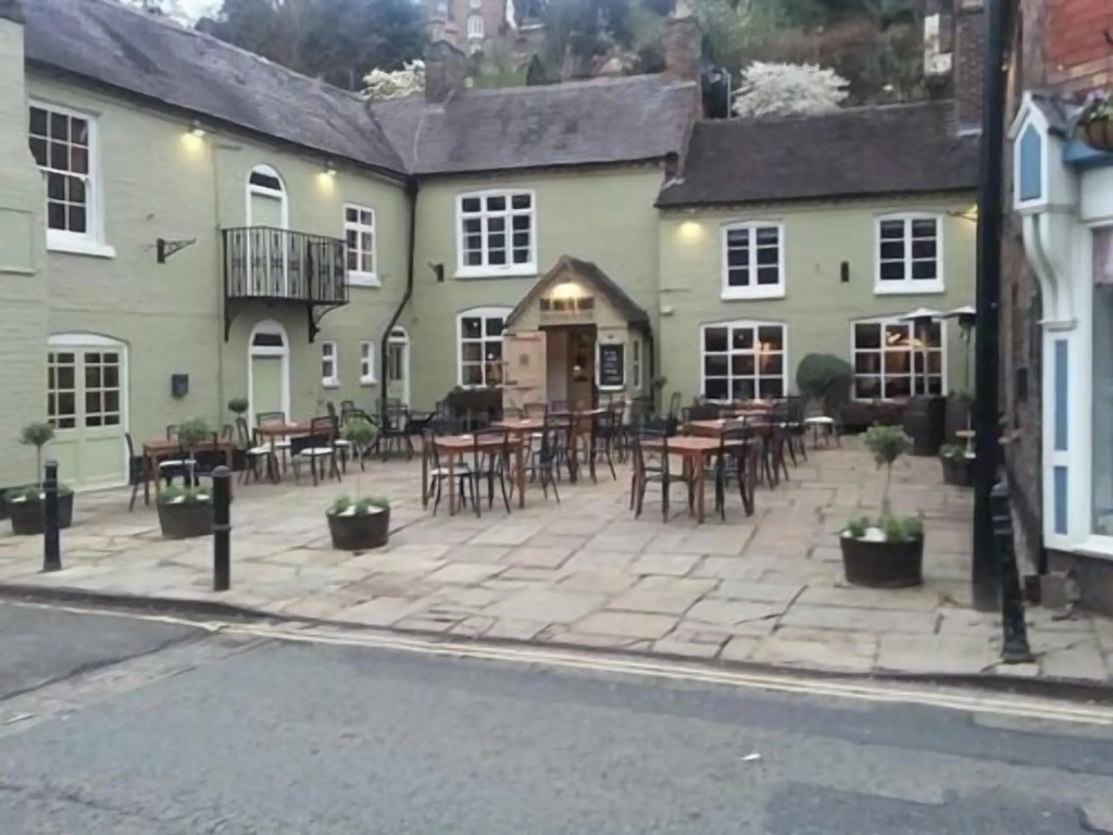 White Hart Cafe Bar & Bistro