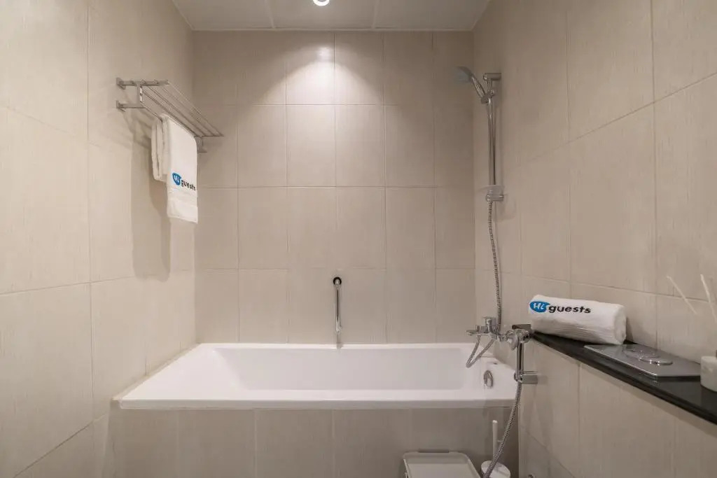 HiGuests - Elegant Studio with Pool and Private Balcony