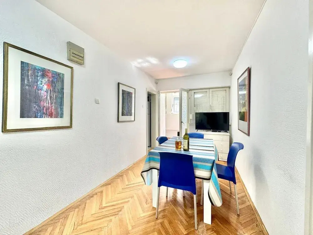 Two Bedroom Apt near Slovenska Beach