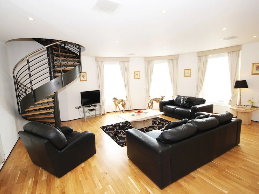 93a Grey Street Apartments