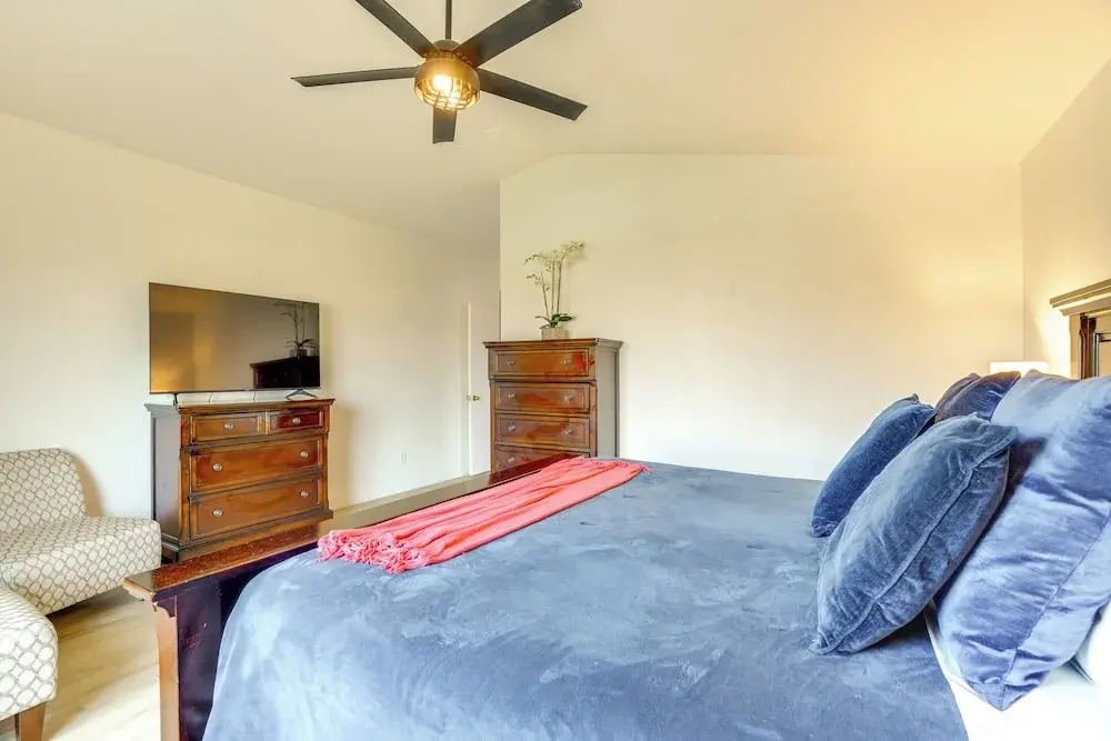 Spacious Phoenix-area Escape w/ Pool & Hot Tub