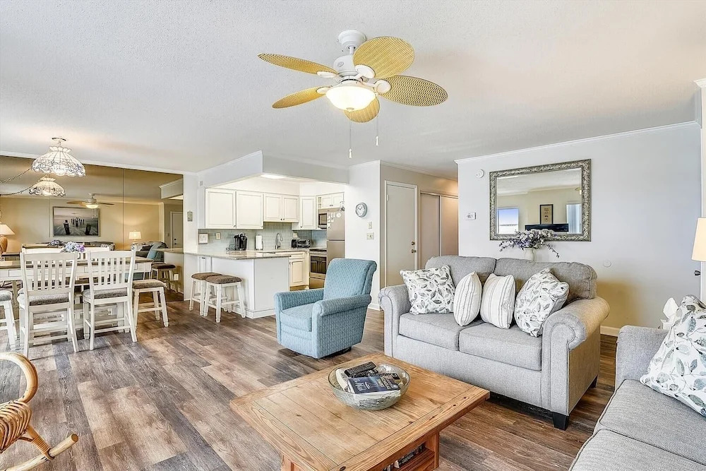 Harbour Island 403l 2 Bedroom Condo by RedAwning