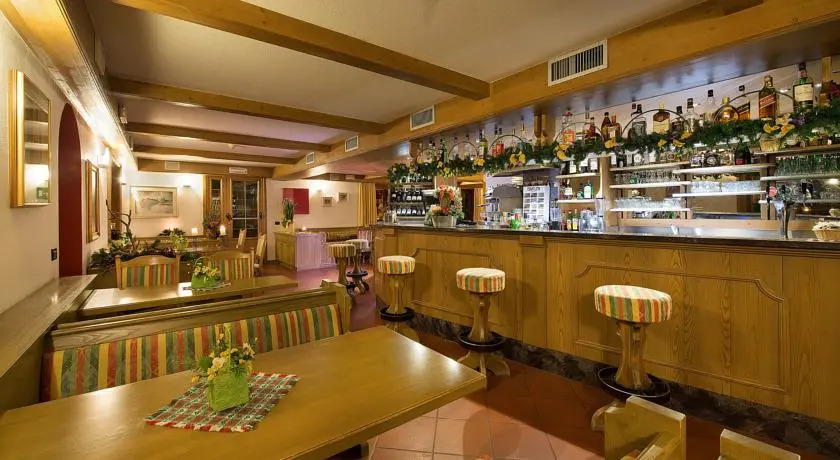 Hotel Bucaneve