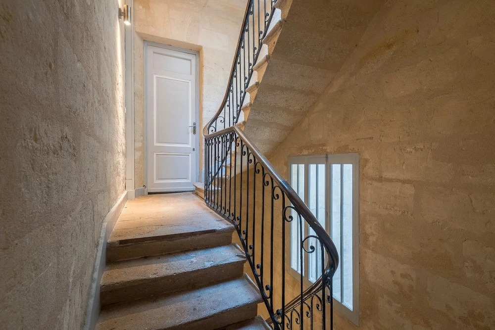 Charming Apartment On The Pedestrian Street Of The