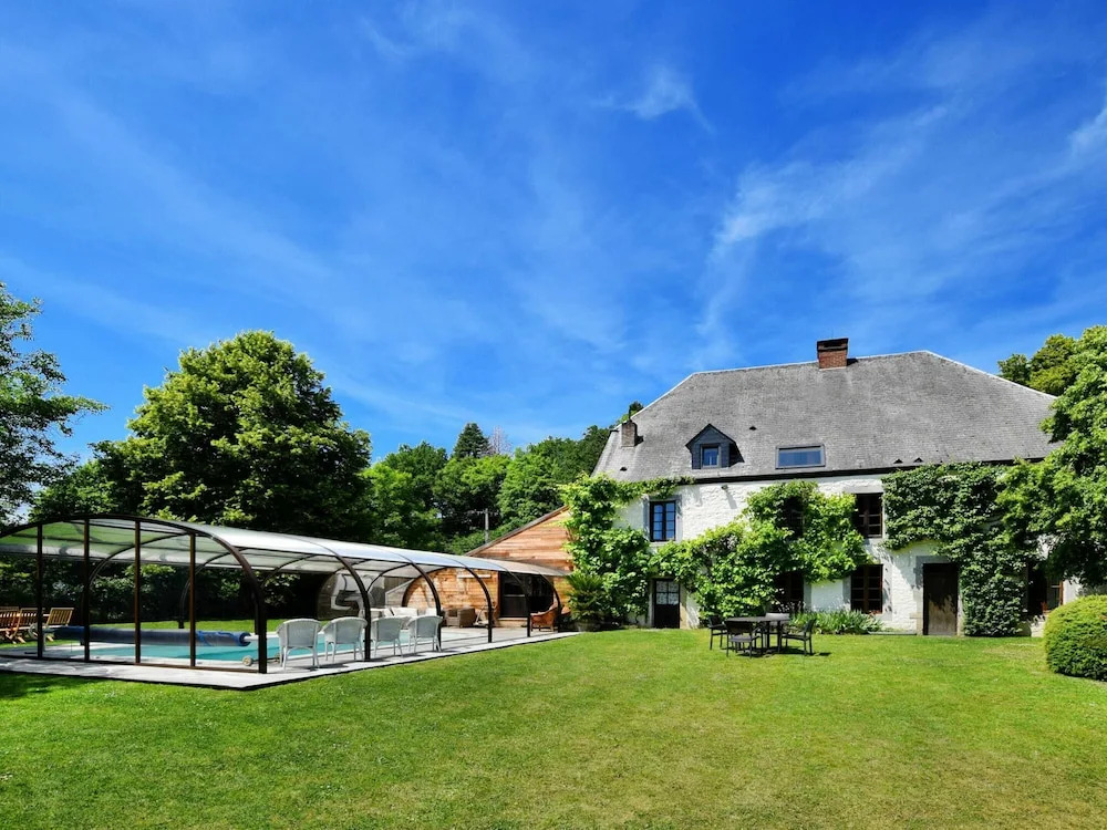 Magnificent Holiday Home in Baronville With Heated Pool & Billiards