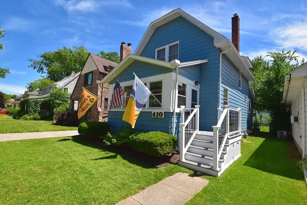 Updated Bungalow Steps to Notre Dame 410
