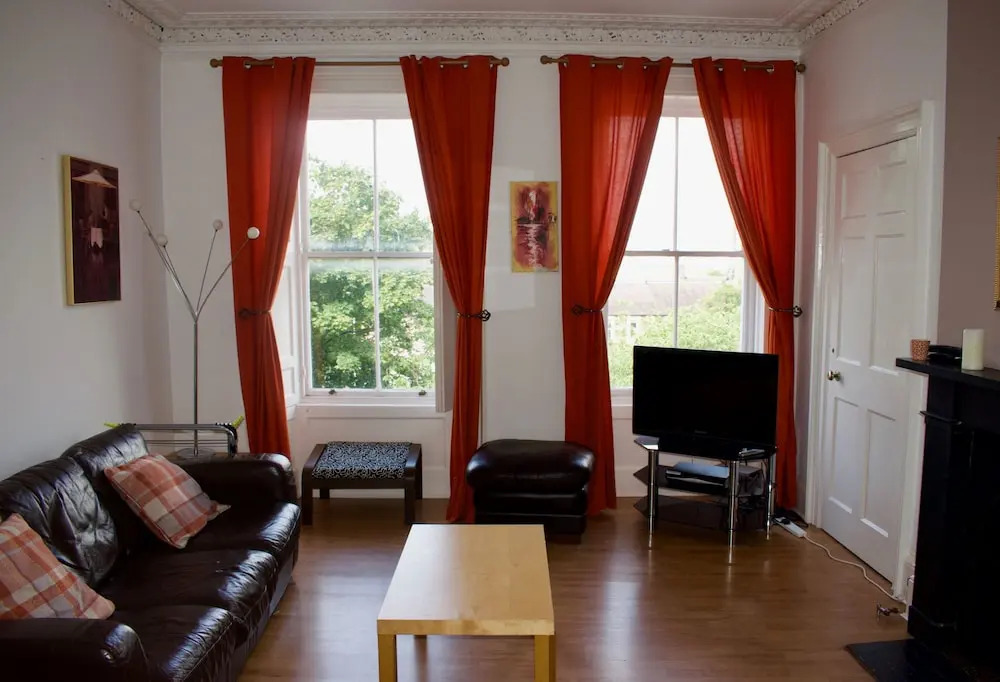 Bright and Central 3 Bedroom Apartment