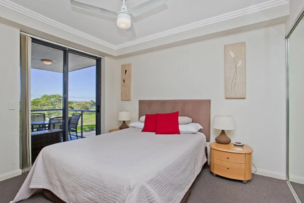 Aqualine Apartments On The Broadwater