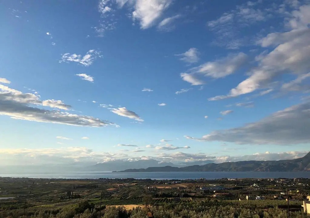 Comfortable residence with unique views
