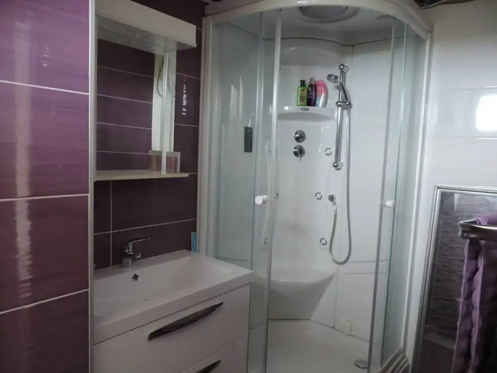 Luxurious 2-bed Appartment in Mandre With Pool