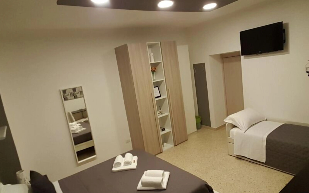 Room27