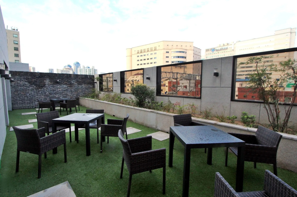 Beomil Brown Dot Hotel