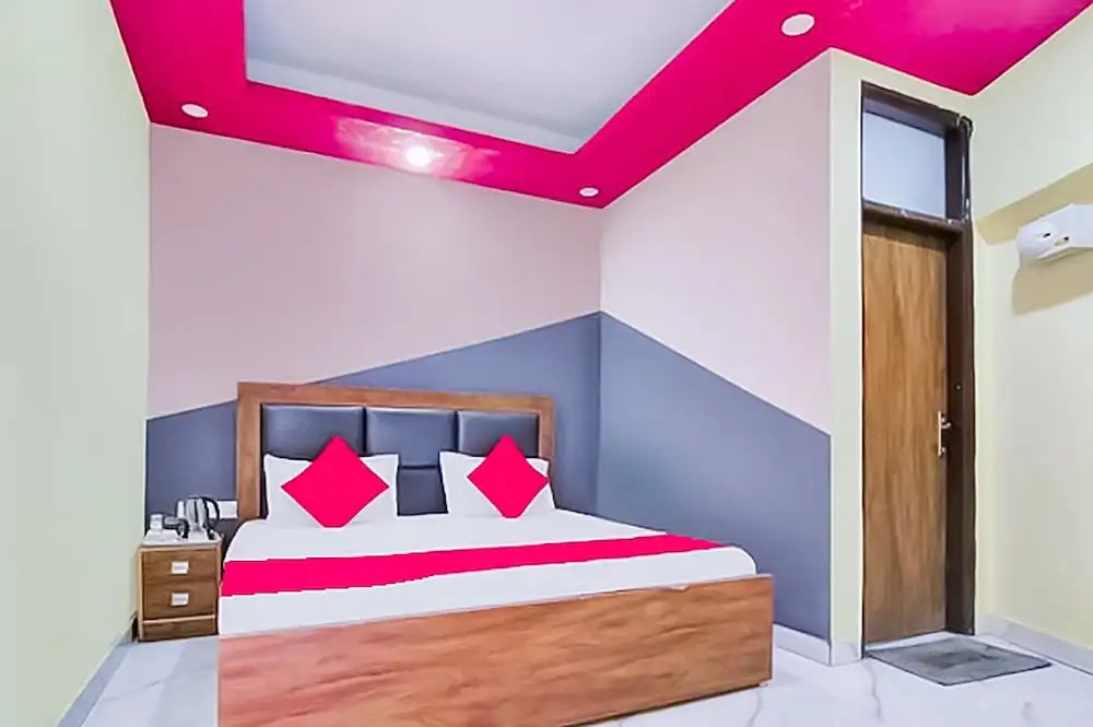 Hotel Classic By Roomshala - Nizamuddin Dargah