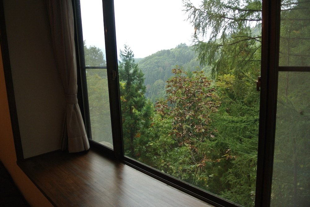 White Tree Lodge Madarao Tangram