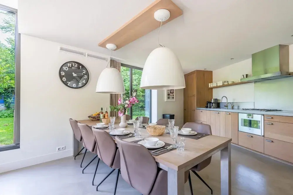 Relaxed and Atmospheric 6-person Villa Near the Forest
