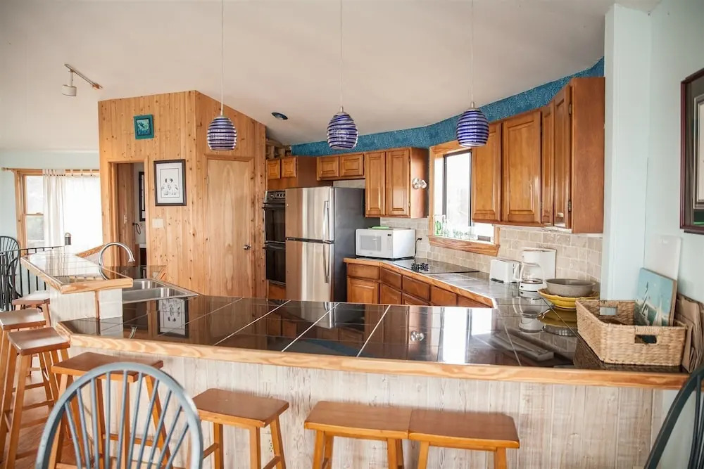 Dune Rose 3 Bedroom Cottage by RedAwning