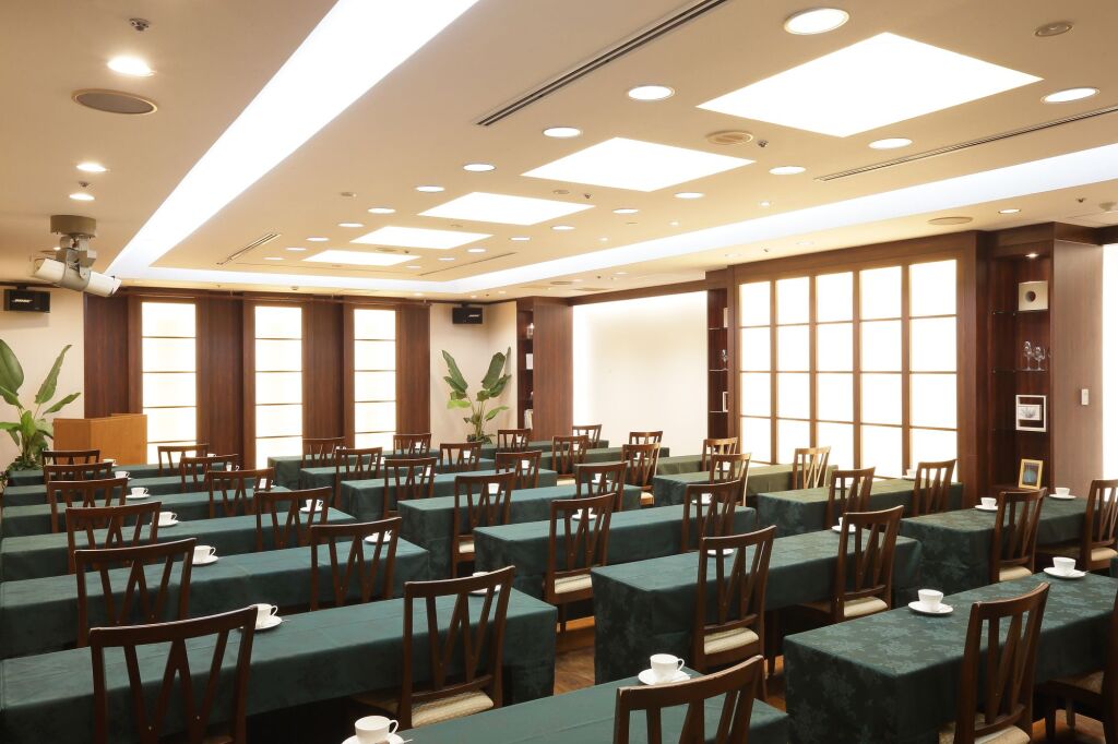 Shin Osaka Esaka Tokyu REI Hotel