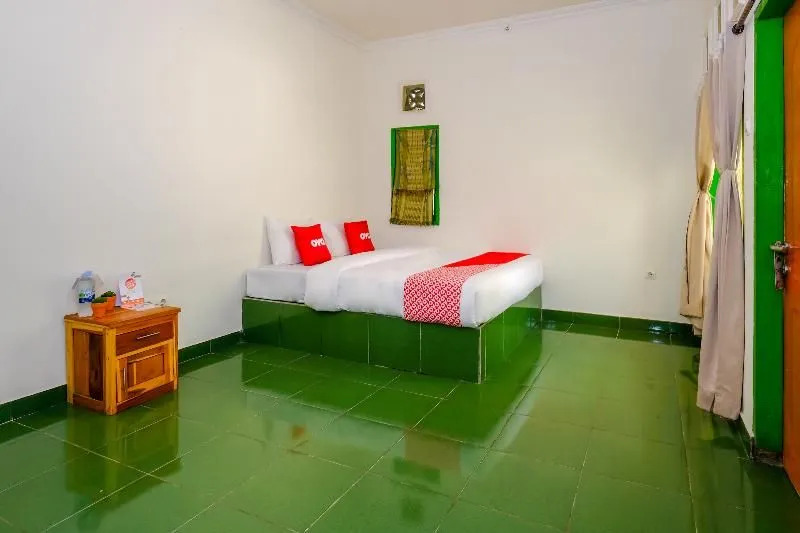 1793 Kuta Circle Homestay