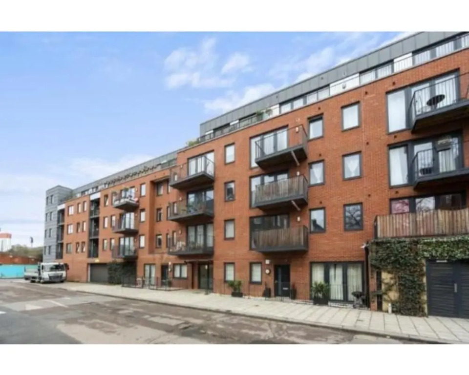 Nine Elms Reach