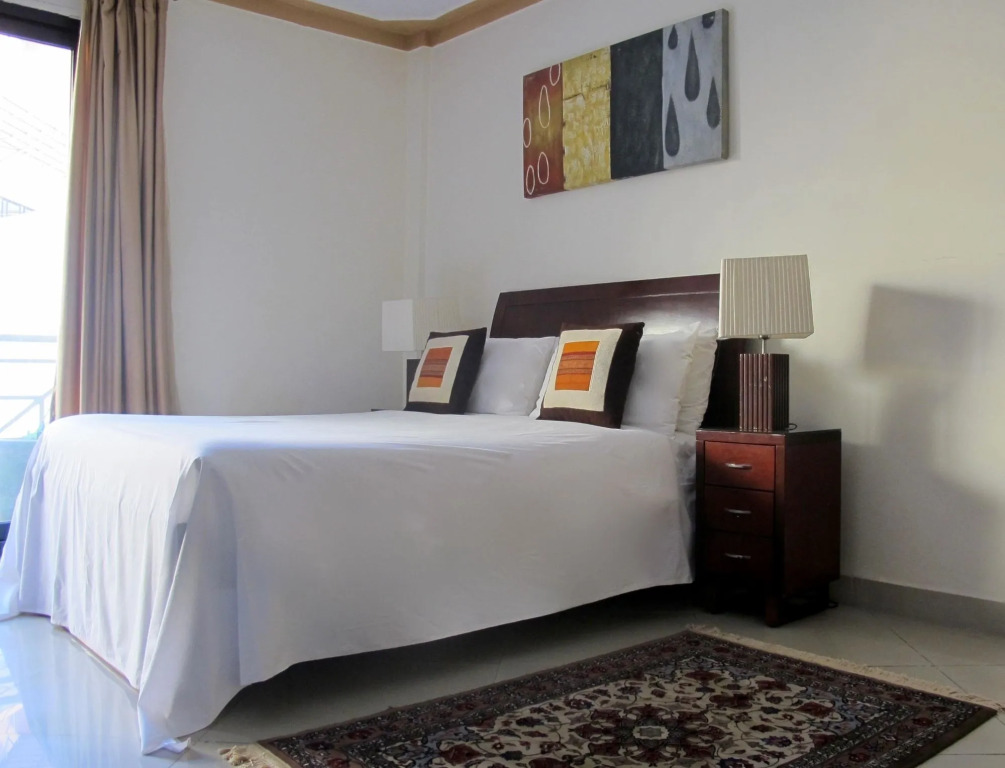Mackinnon Suites
