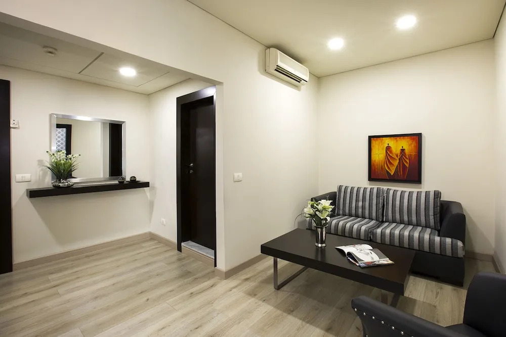Orient Queen Homes Hotel